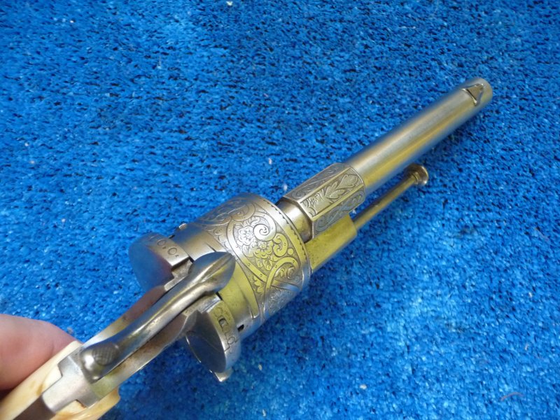 Belgický luxusní Lefaucheux revolver v kazetě - Kliknutím na obrázek zavřete