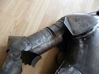 Pěkná replika renesanční zbroje