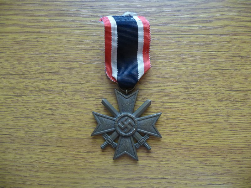 Německý bronzový záslužný kříž 1939 s meči - Prodáno - Kliknutím na obrázek zavřete