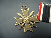 Originál německý bronzový záslužný kříž 1939 s meči.