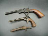 Torzo dvojhlavňové pistole a další - Prodáno Torzo dvojhlavňové pistole a další - Prodáno