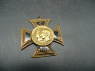 Patriotický kříž Viribus Unitis („Spojenými silami“) 1914