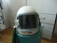 Sovětská výšková helma GŠ-6 včetně kombinézy
