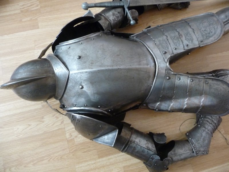 Pěkná replika renesanční zbroje - Kliknutím na obrázek zavřete