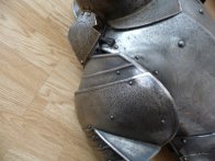 Pěkná replika renesanční zbroje