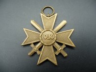 Německý bronzový záslužný kříž 1939 s meči z 50-tých let Německý bronzový záslužný kříž 1939 s meči z 50-tých let