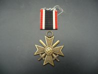Originál německý bronzový záslužný kříž 1939 s meči.