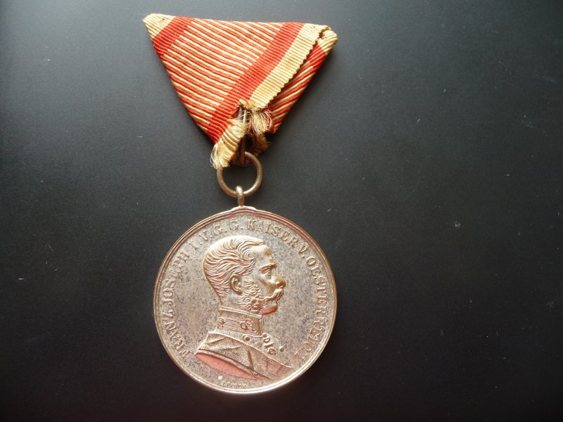 R-U medaile za statečnost I. Třídy - Karel I. - Kliknutím na obrázek zavřete