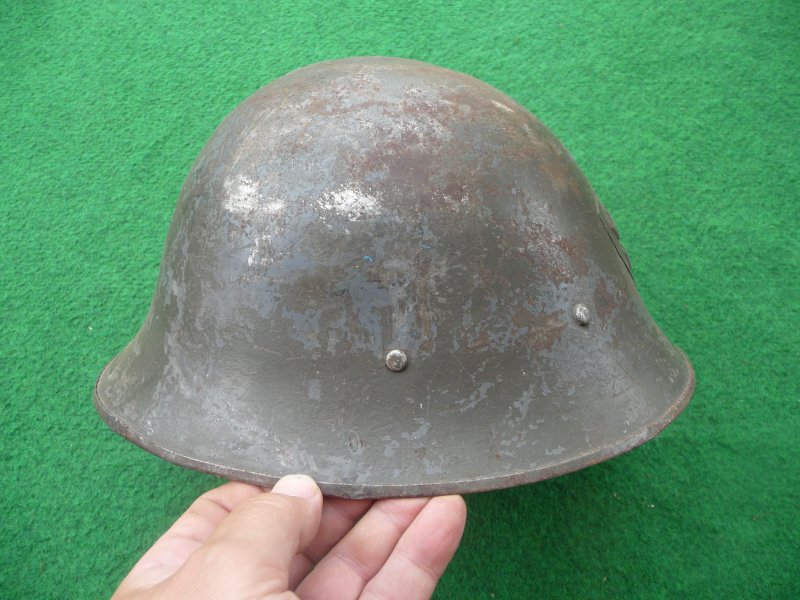 Švédská vojenská helma M21 - Kliknutím na obrázek zavřete