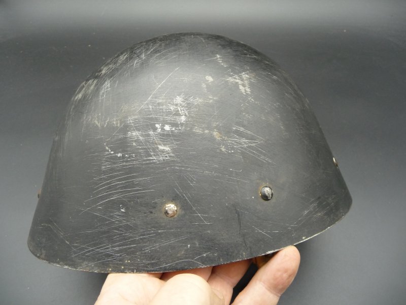 ČSR helma vz.32 poválečná úprava - Kliknutím na obrázek zavřete