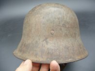 Německá helma M42 pro finskou armádu