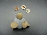 Originál něm.nýty v pískové barvě do M35,40,42- nesehnatelné