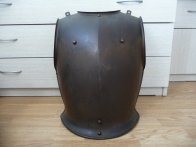 Přední díl jezdeckého kyrysu z pol.19 století Přední díl jezdeckého kyrysu z pol.19 století