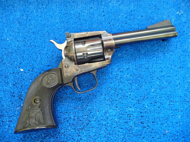 Revolver Colt SAA New Frontier 22 LR - Kliknutím na obrázek zavřete