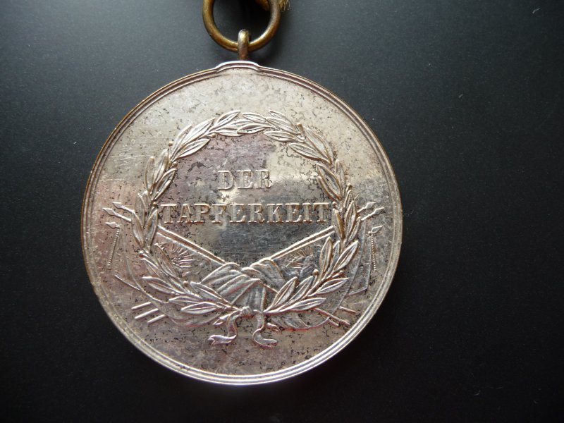 R-U medaile za statečnost I. Třídy - Karel I. - Kliknutím na obrázek zavřete