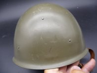 ČSSR helma vz.52 s válečným ruským plechem