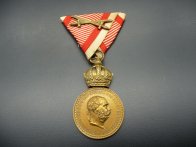 R-U Vojenská záslužná medaile Signum Laudis s meči, bronz R-U Vojenská záslužná medaile Signum Laudis s meči, bronz