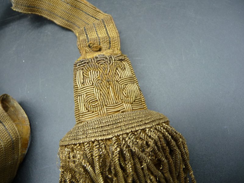 R-U šavlový střapec (portepee) zn.K - Kliknutím na obrázek zavřete