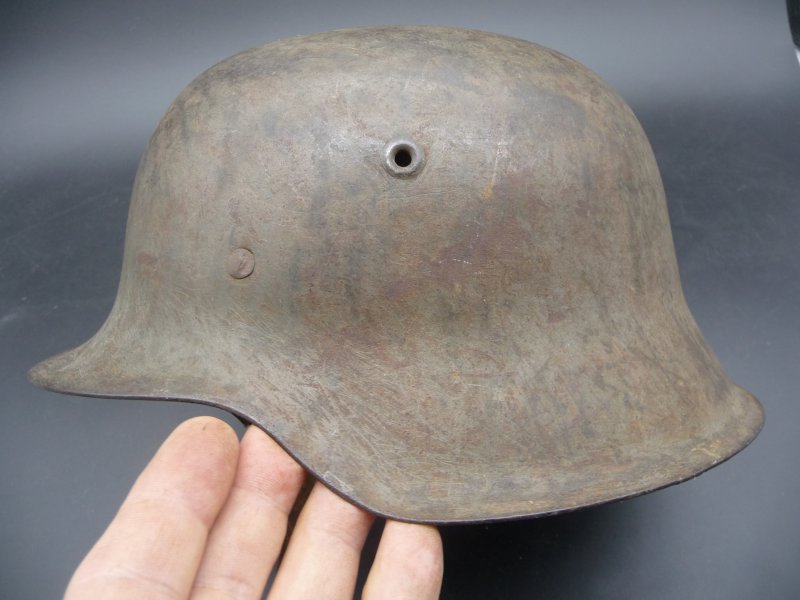 Německá helma M42 pro finskou armádu - Kliknutím na obrázek zavřete