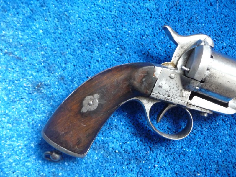 Vzácný šestiranný francouzský námořní revolver 1858 cal. 12mm - Kliknutím na obrázek zavřete