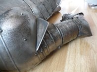 Pěkná replika renesanční zbroje